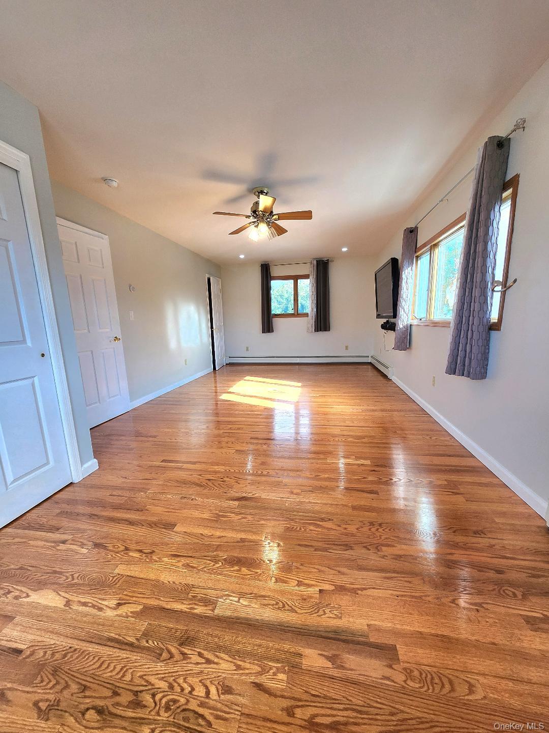 #14 photo, 35 Arch Lane, Hicksville , NY 11801