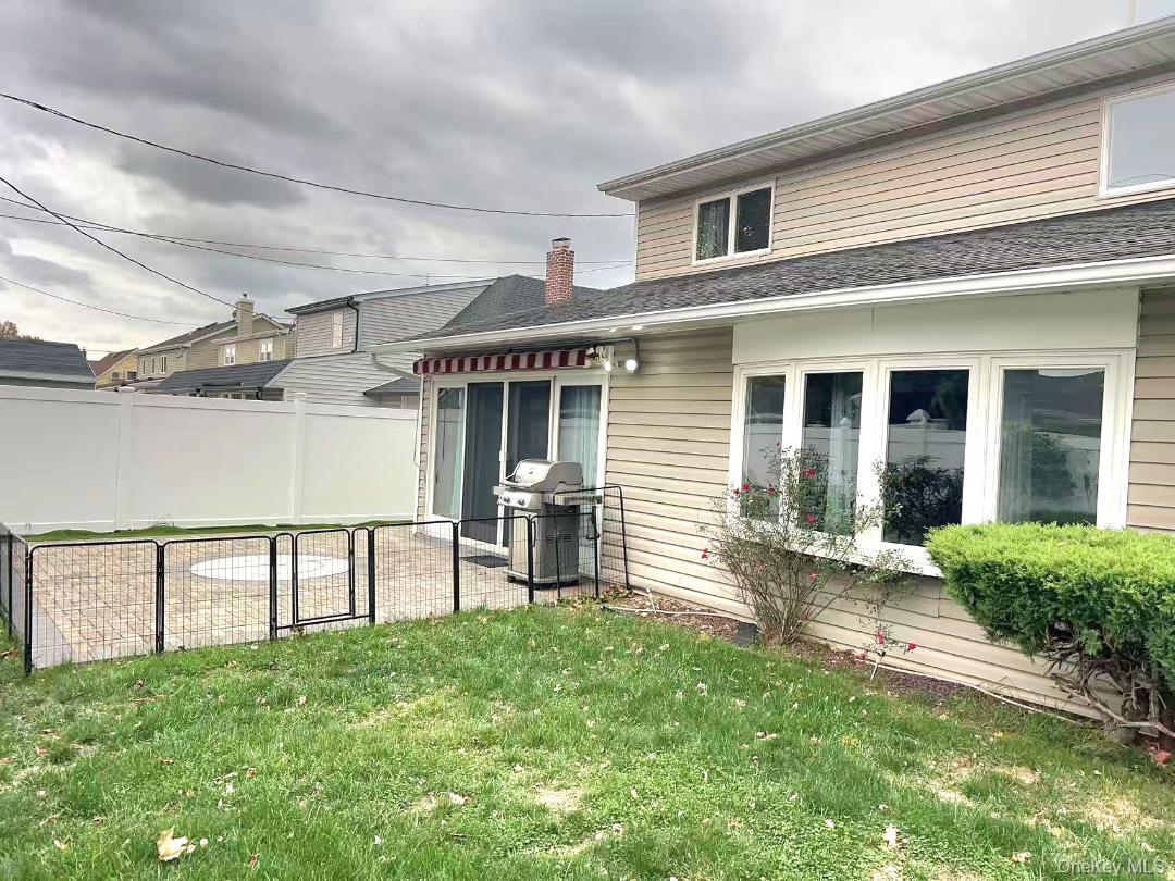 #20 photo, 35 Arch Lane, Hicksville , NY 11801