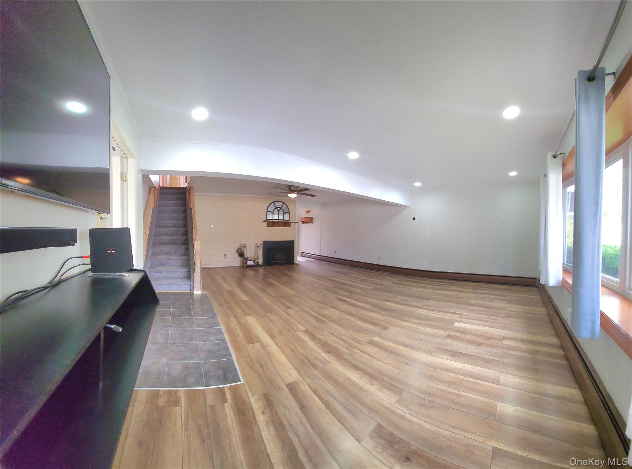 #6 photo, 35 Arch Lane, Hicksville , NY 11801