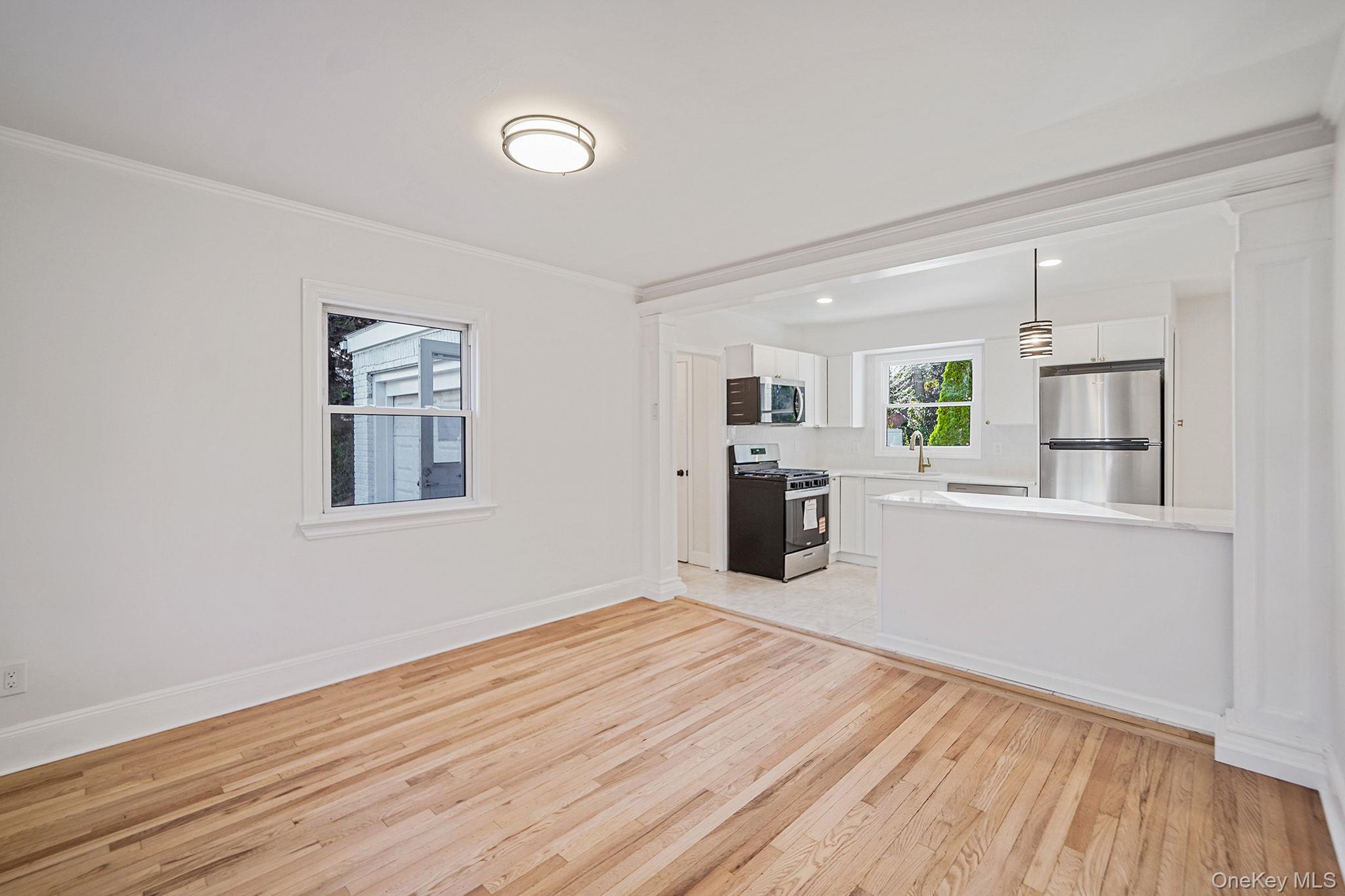 #12 photo, 25 Oxford Drive, Freeport , NY 11520