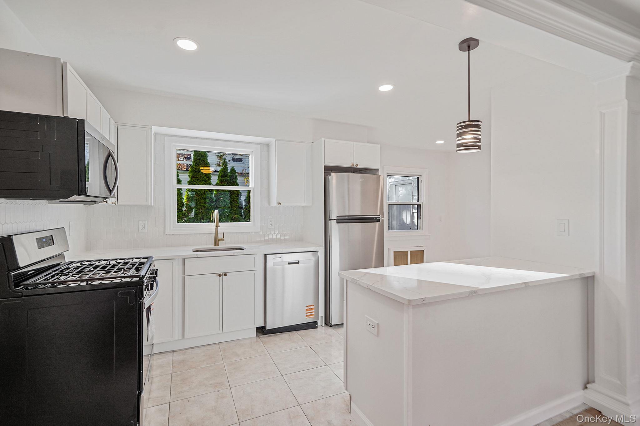 #15 photo, 25 Oxford Drive, Freeport , NY 11520