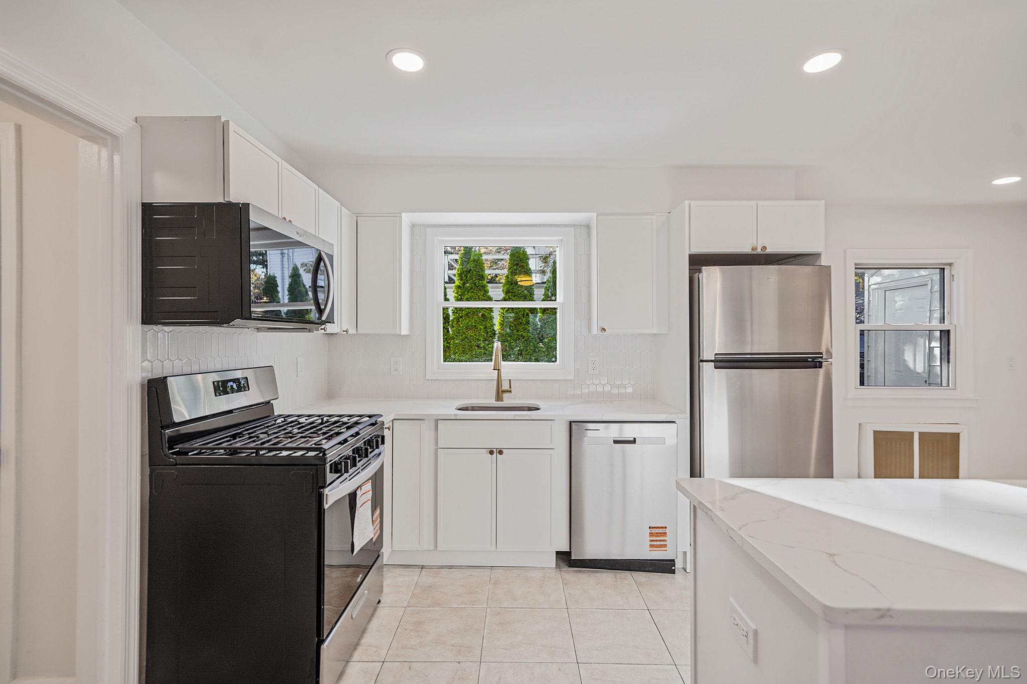 #16 photo, 25 Oxford Drive, Freeport , NY 11520