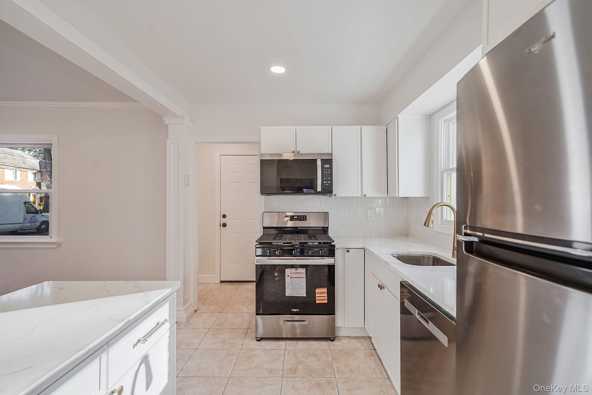 #18 photo, 25 Oxford Drive, Freeport , NY 11520