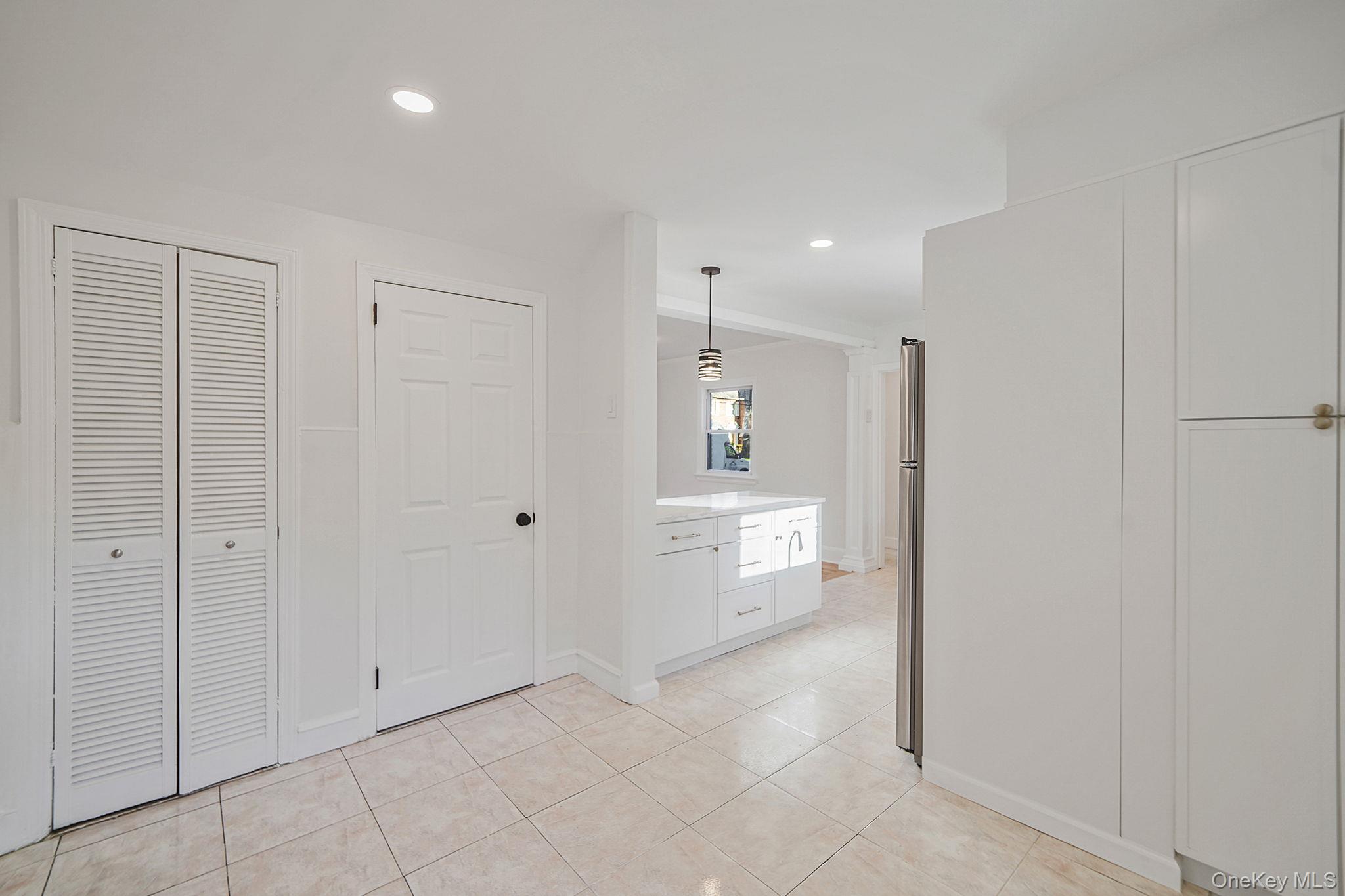 #19 photo, 25 Oxford Drive, Freeport , NY 11520