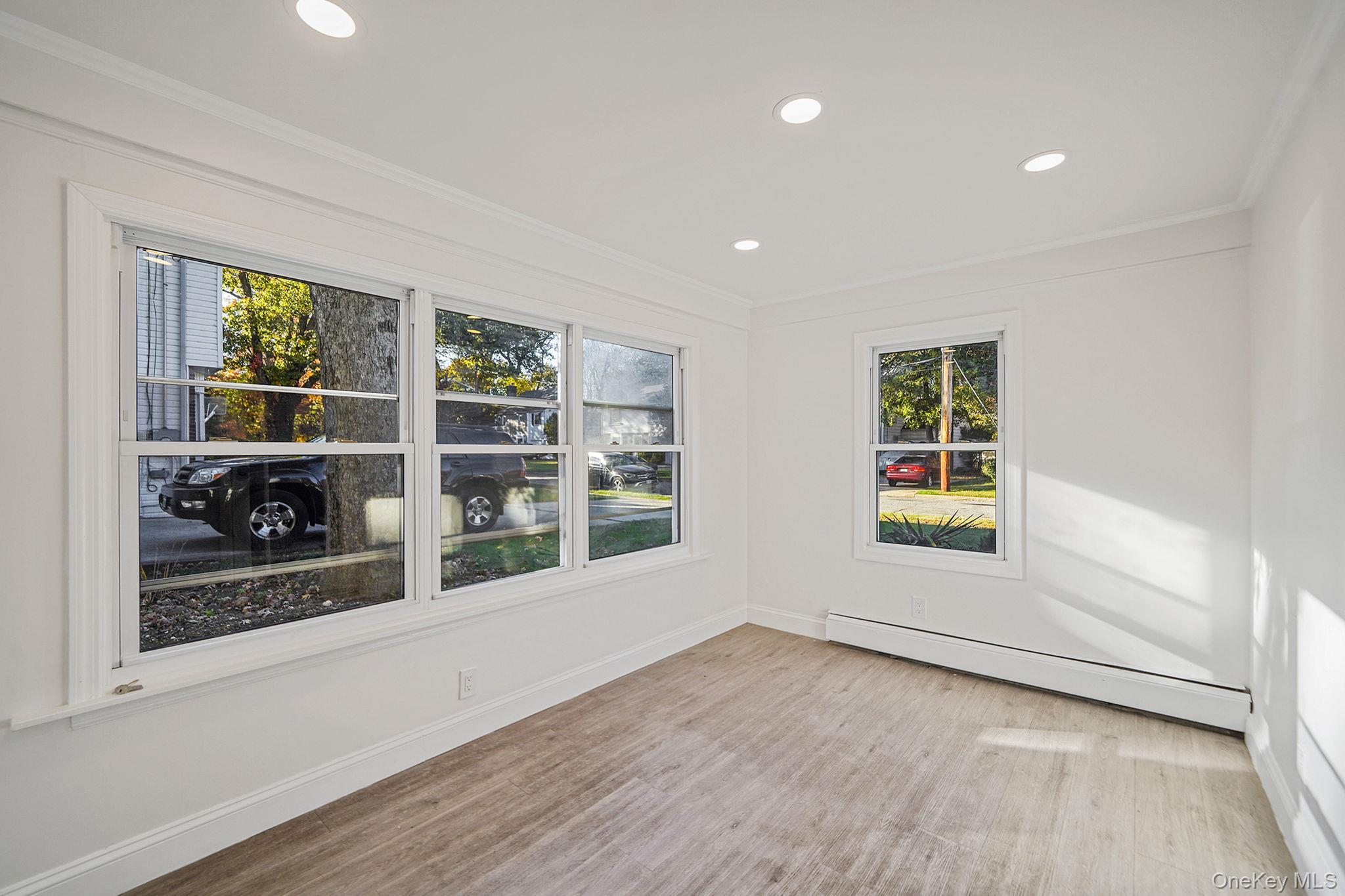 #20 photo, 25 Oxford Drive, Freeport , NY 11520