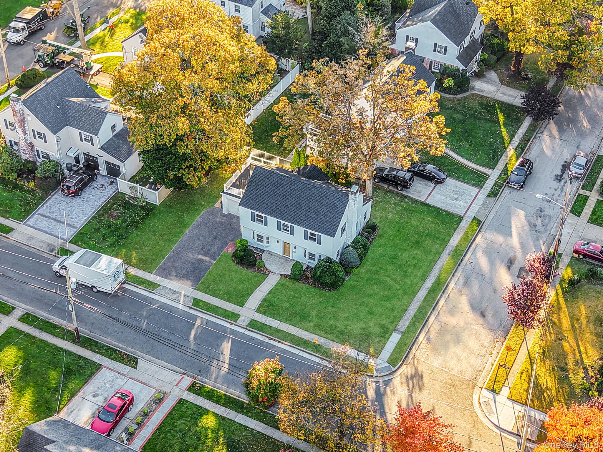 #5 photo, 25 Oxford Drive, Freeport , NY 11520