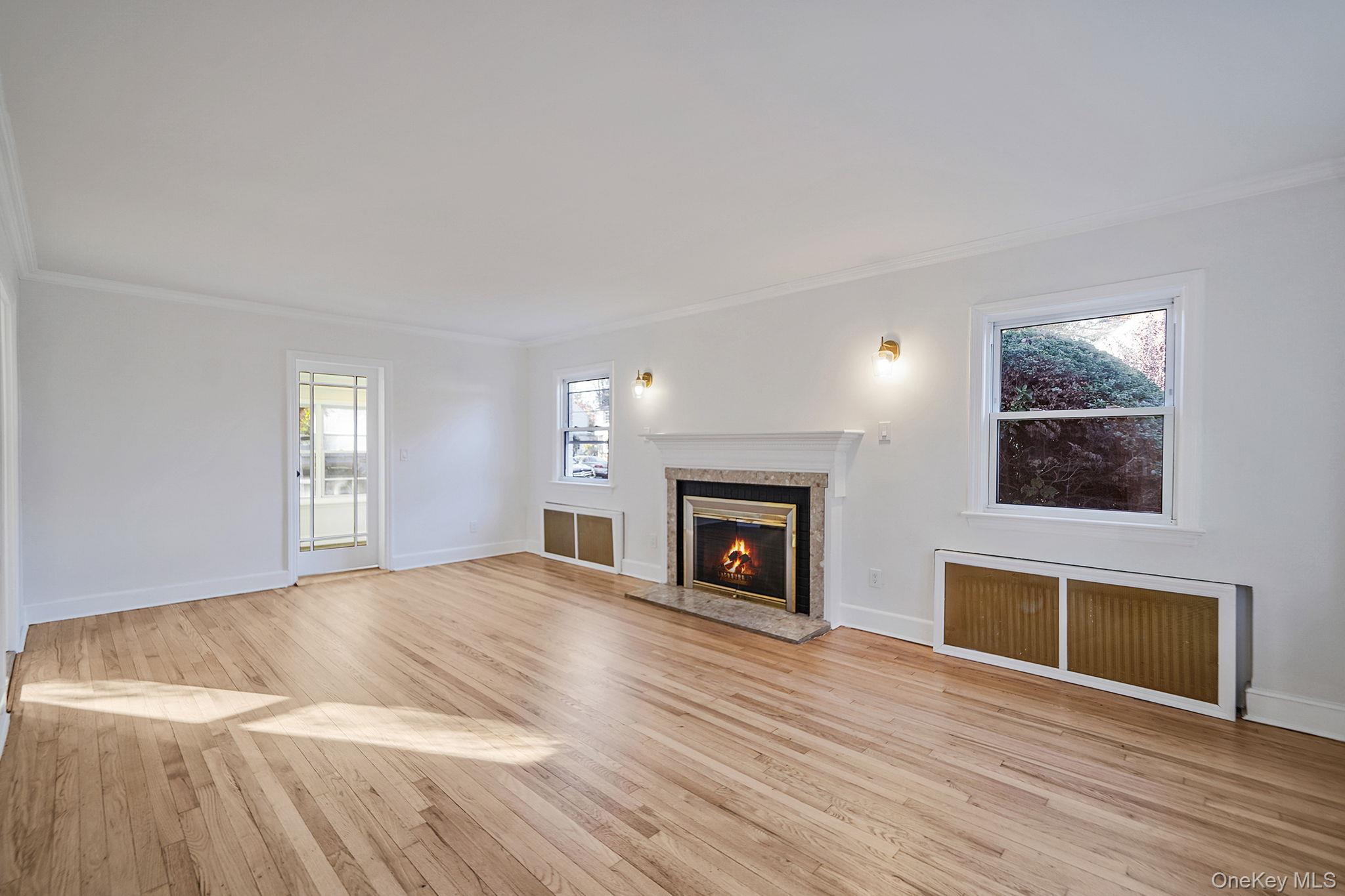 #8 photo, 25 Oxford Drive, Freeport , NY 11520