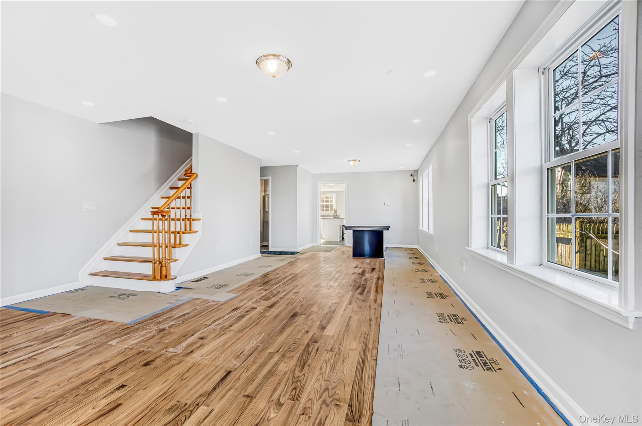 #2 photo, 911 Hicksville Road, Far Rockaway , NY 11691