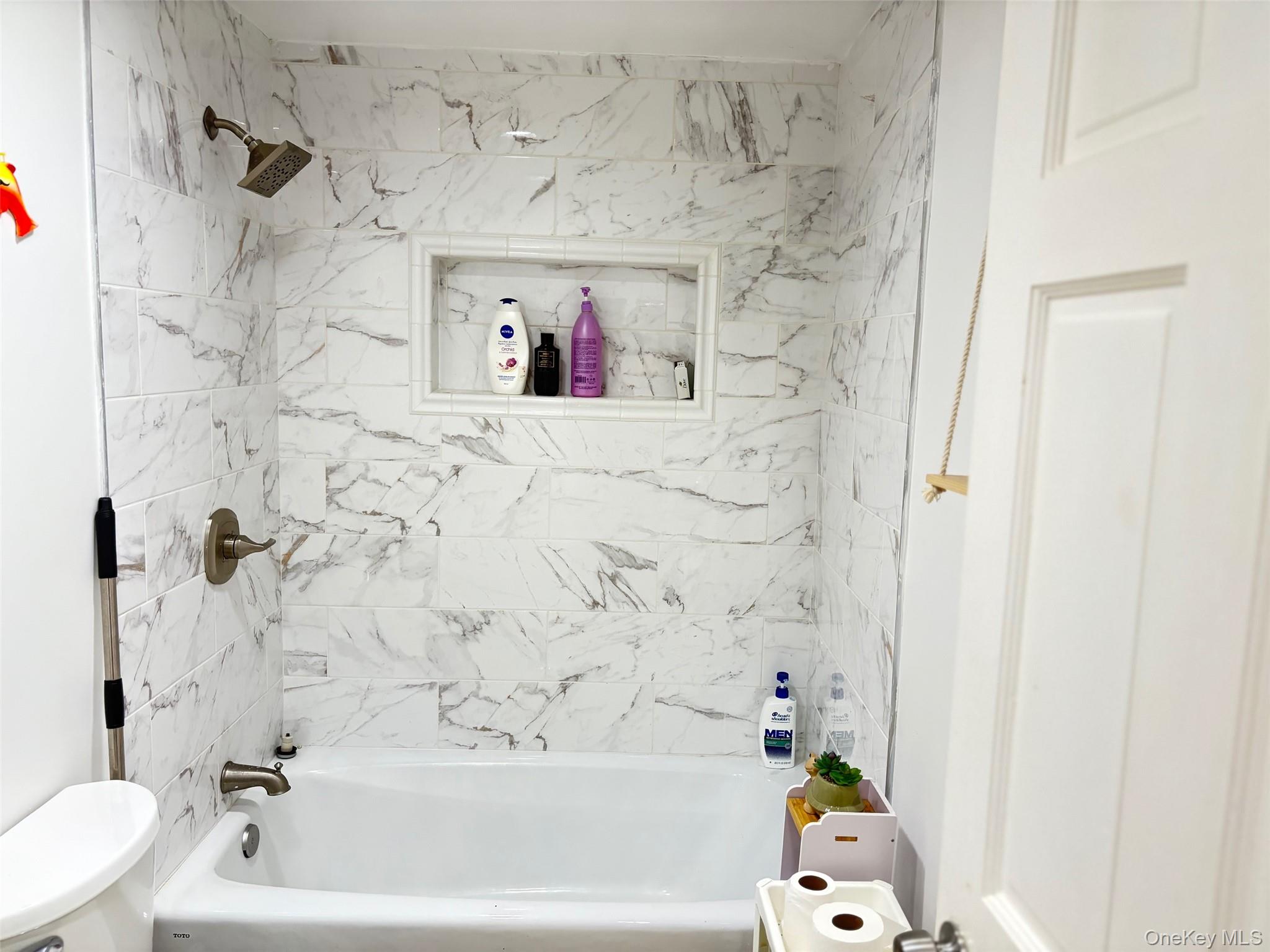 #19 photo, 63 Garden City Avenue, Wyandanch , NY 11798