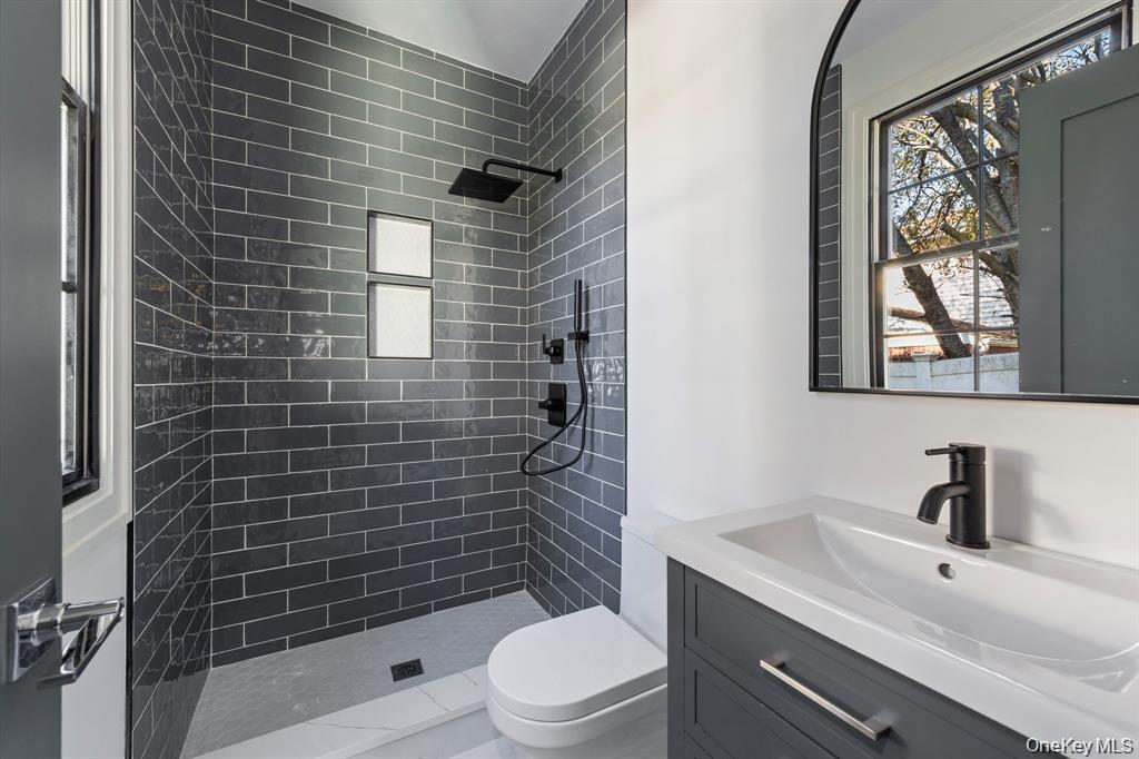 #10 photo, 16 Otsego Place, Jericho , NY 11753