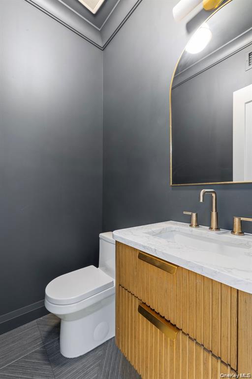 #11 photo, 16 Otsego Place, Jericho , NY 11753