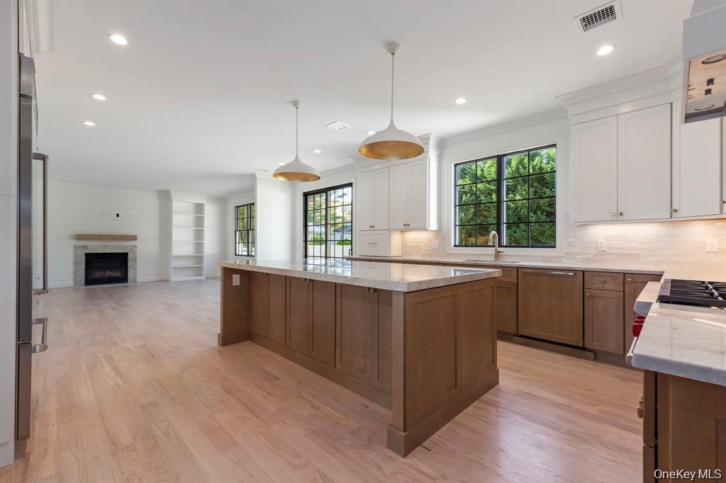 #2 photo, 16 Otsego Place, Jericho , NY 11753