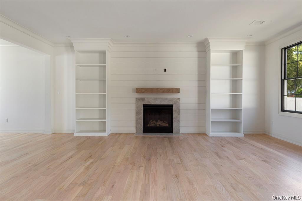 #3 photo, 16 Otsego Place, Jericho , NY 11753