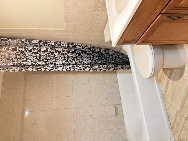 #13 photo, 112 W Scudder Avenue, Copiague , NY 11726