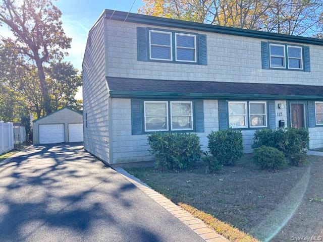 #4 photo, 112 W Scudder Avenue, Copiague , NY 11726