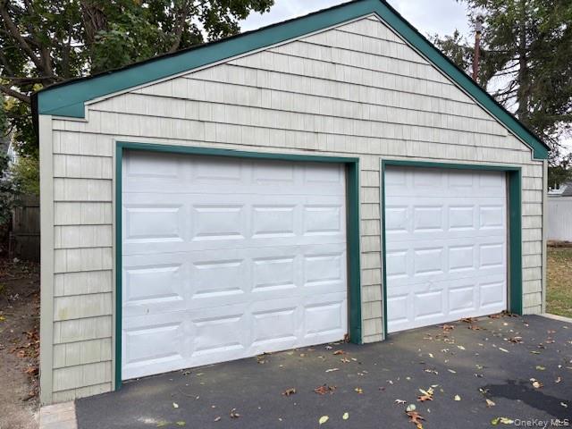 #5 photo, 112 W Scudder Avenue, Copiague , NY 11726