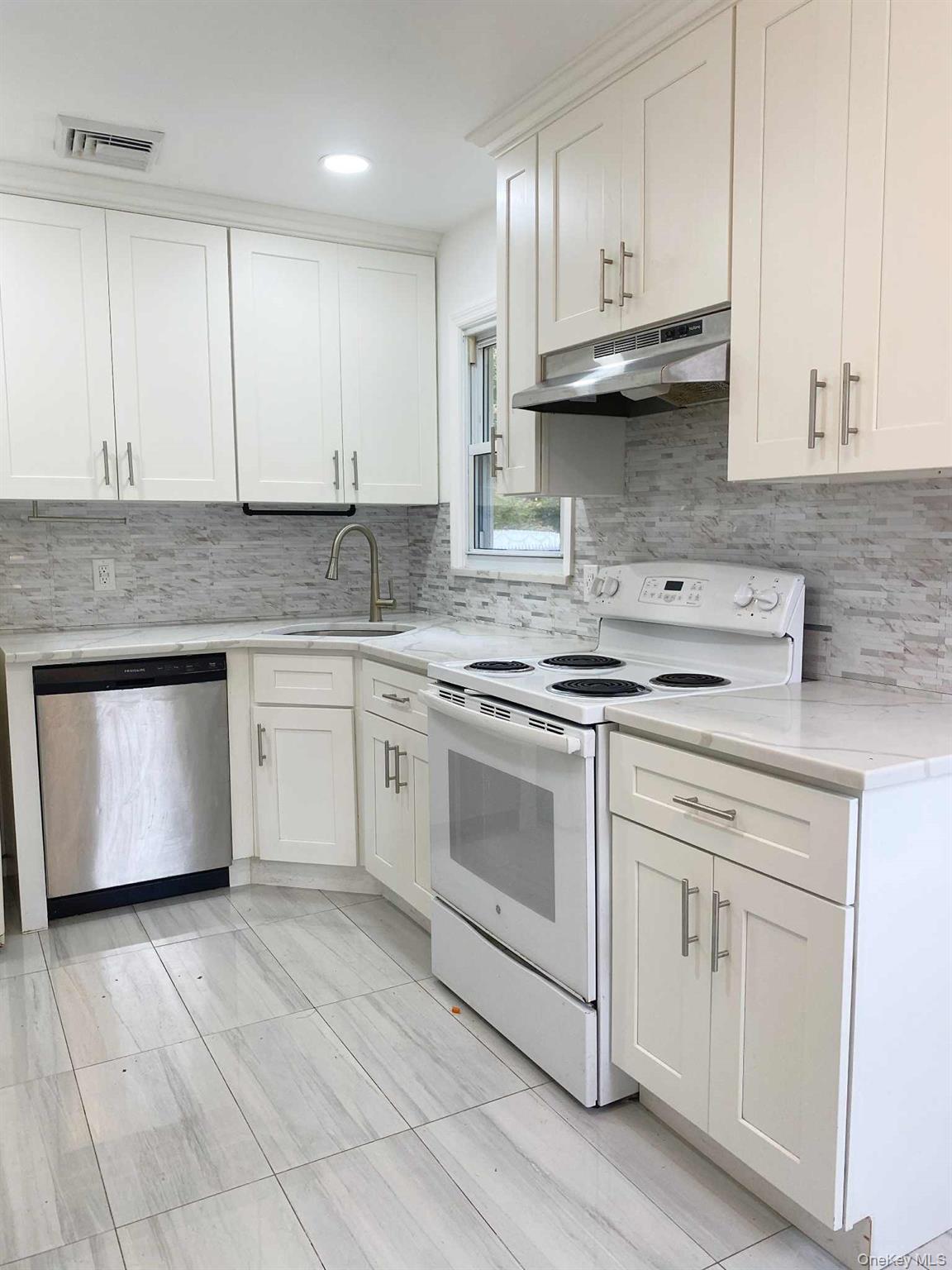 #17 photo, 25 Margaret Drive, Plainview , NY 11803