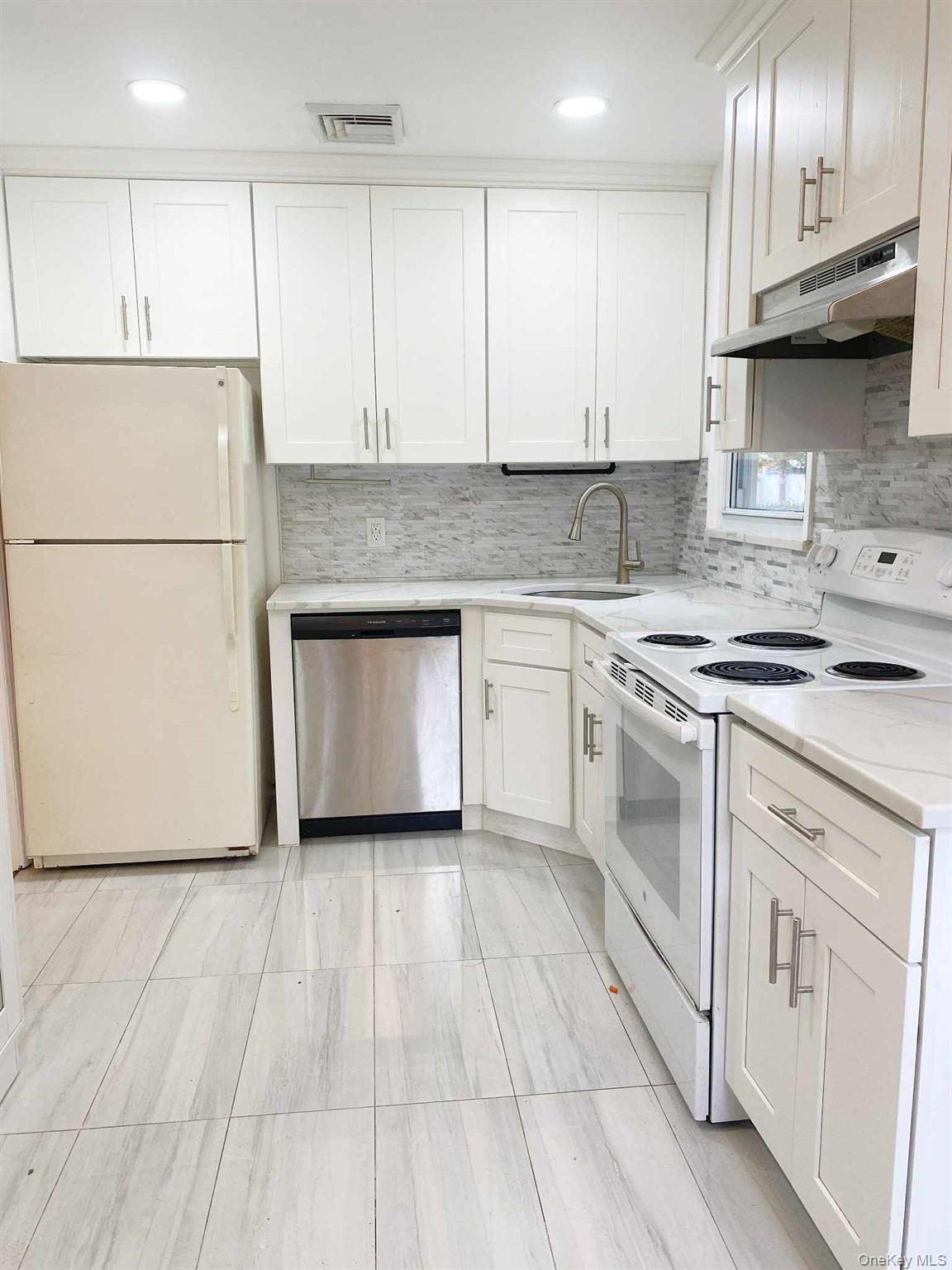 #3 photo, 25 Margaret Drive, Plainview , NY 11803