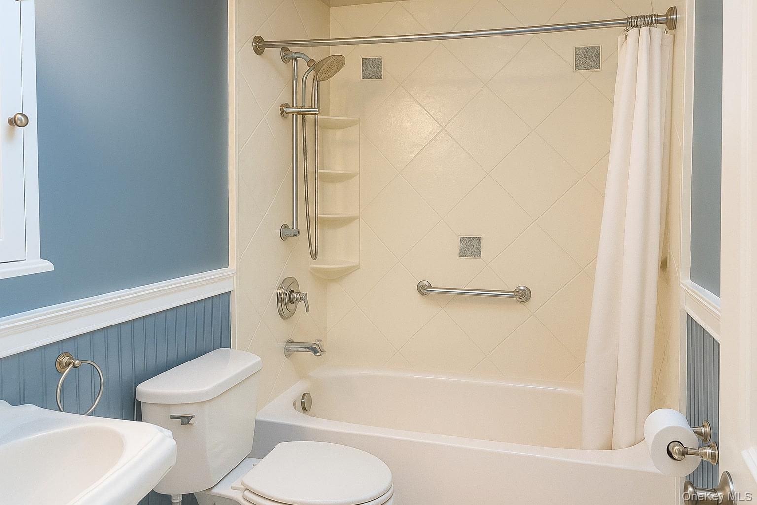 #11 photo, 173 Hot Water Street, Manorville , NY 11949