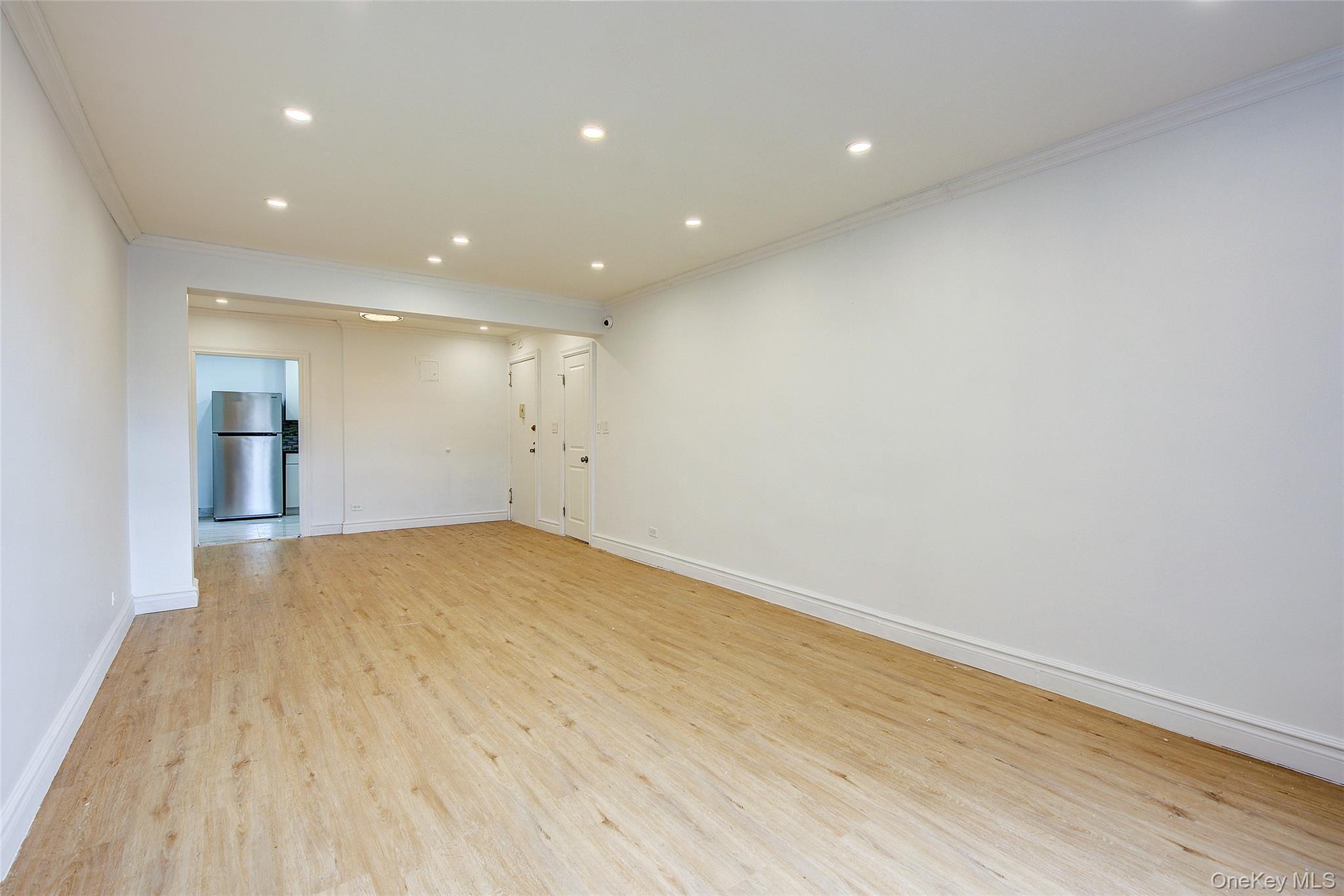 #10 photo, 100-25 Queens Boulevard, Forest Hills , NY 11375