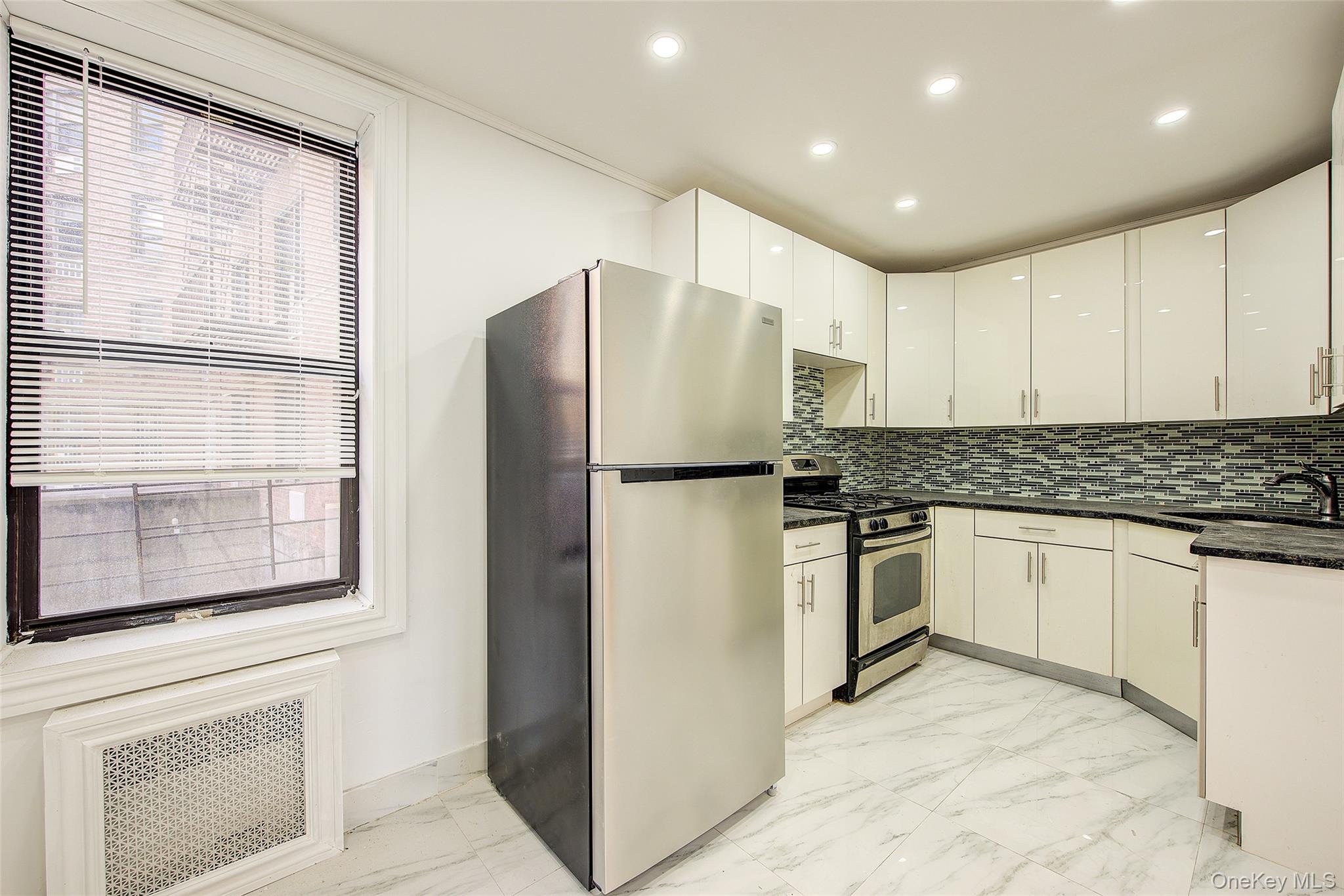 #17 photo, 100-25 Queens Boulevard, Forest Hills , NY 11375