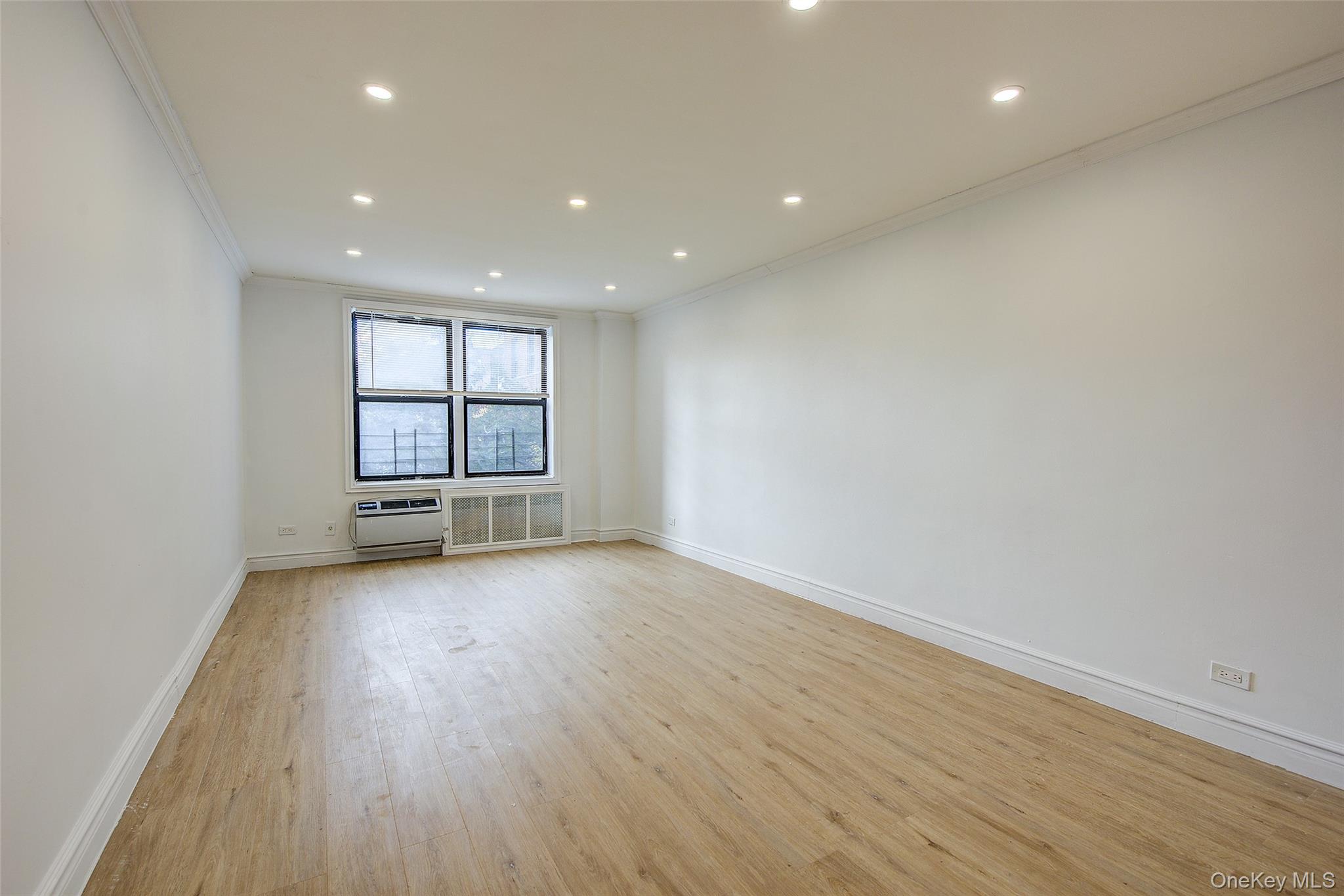 #4 photo, 100-25 Queens Boulevard, Forest Hills , NY 11375