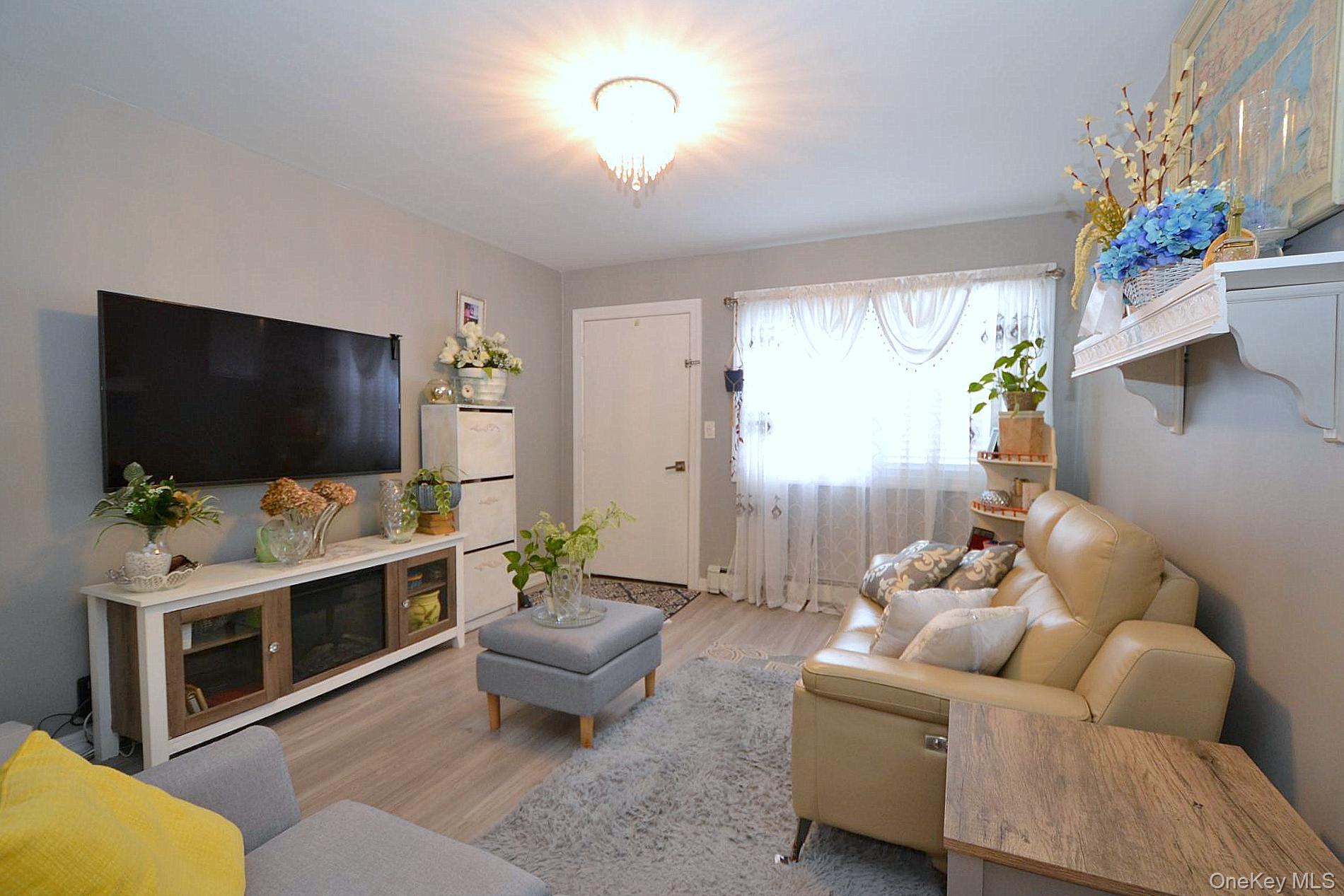 #4 photo, 54 Townhouse Road, Huntington Station , NY 11746