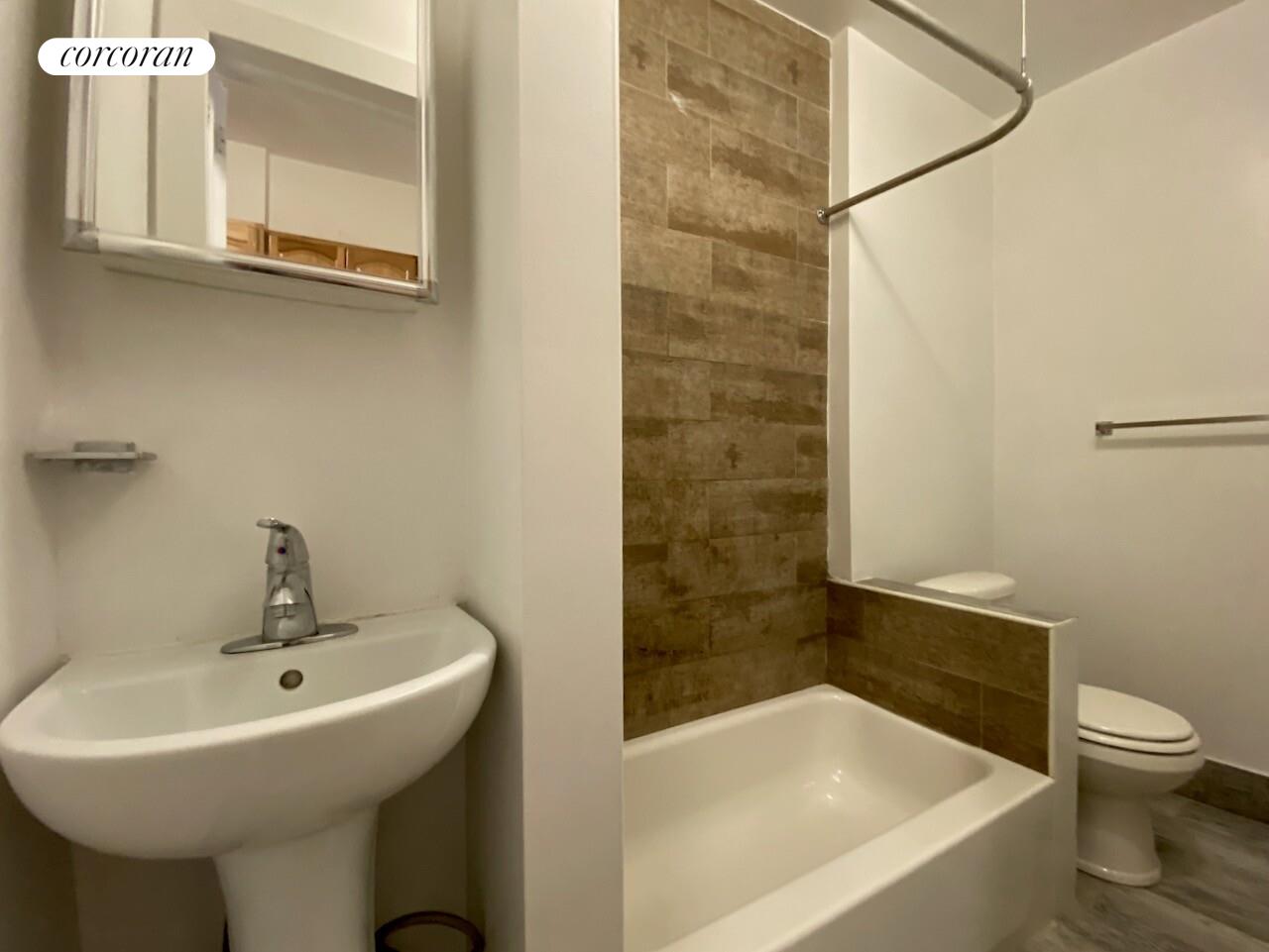 #7 photo, New York City, Yorkville , NY 10128