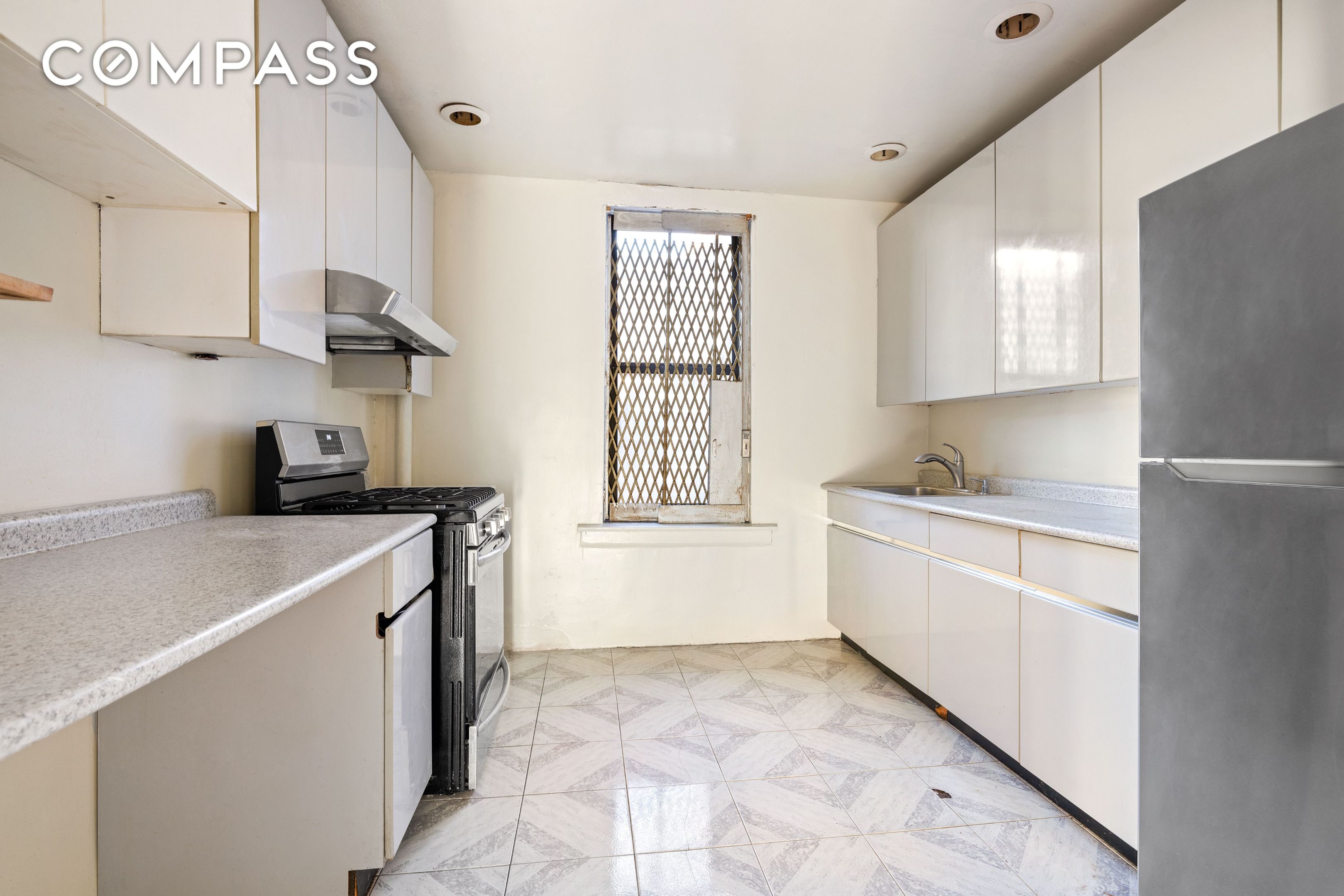 #8 photo, 421 Crown Street, Crown Heights , NY 11225