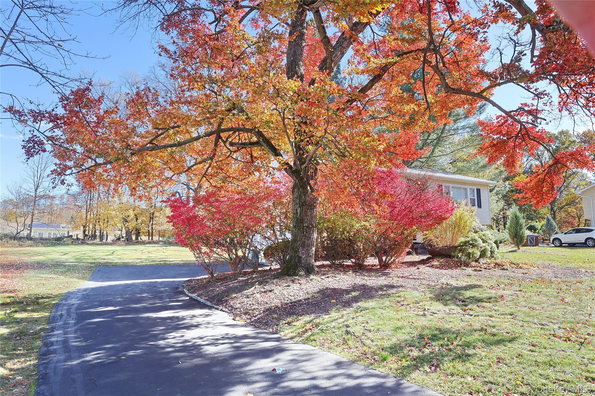 #2 photo, 6 Roxbury Court, Chestnut Ridge , NY 10977