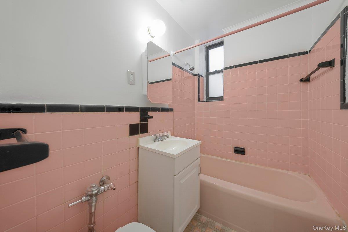 #10 photo, 270 N Broadway, Yonkers , NY 10701