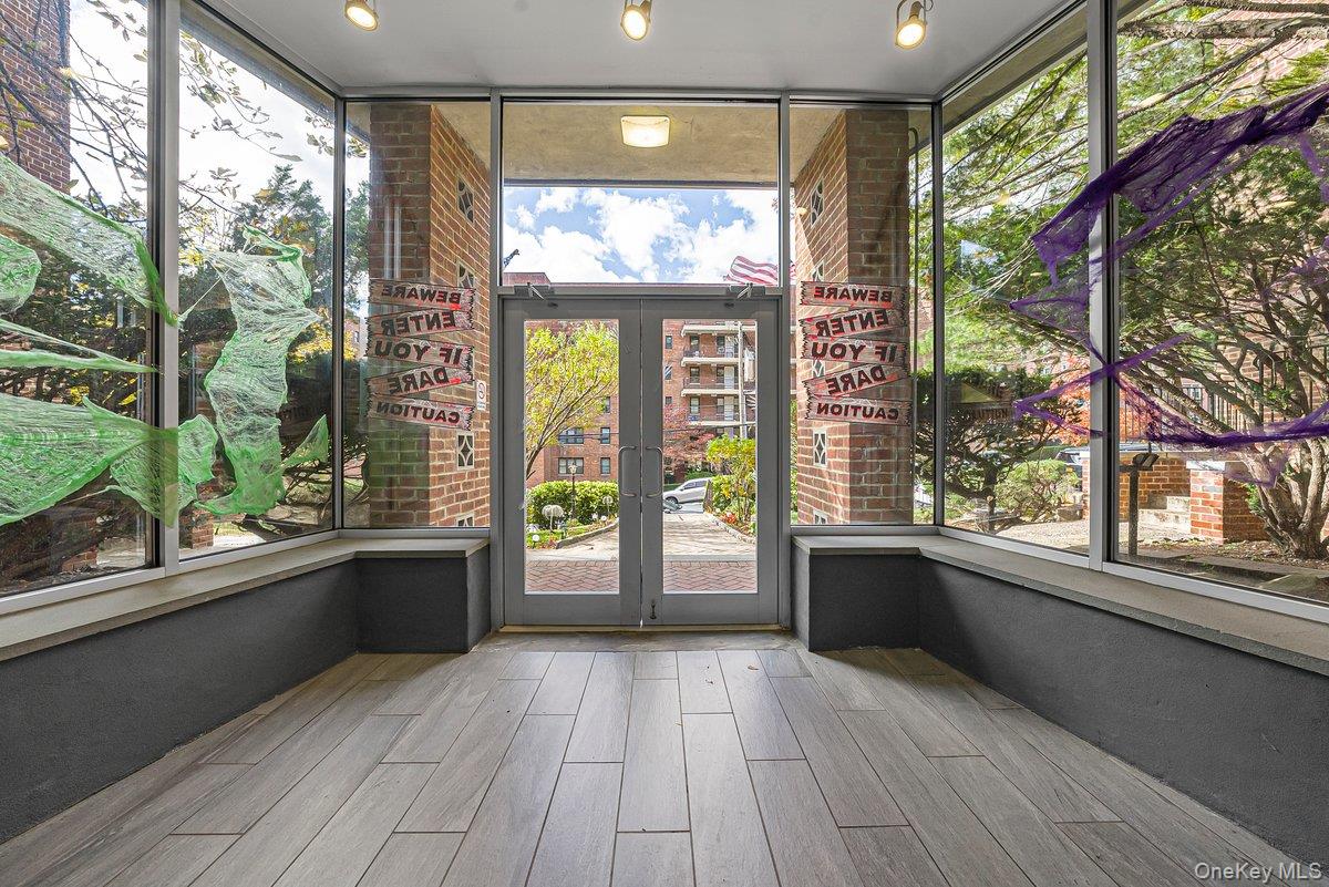 #17 photo, 270 N Broadway, Yonkers , NY 10701