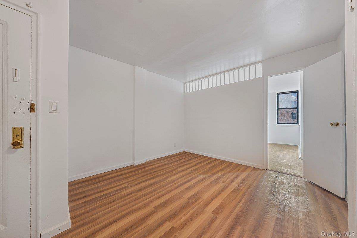 #8 photo, 270 N Broadway, Yonkers , NY 10701