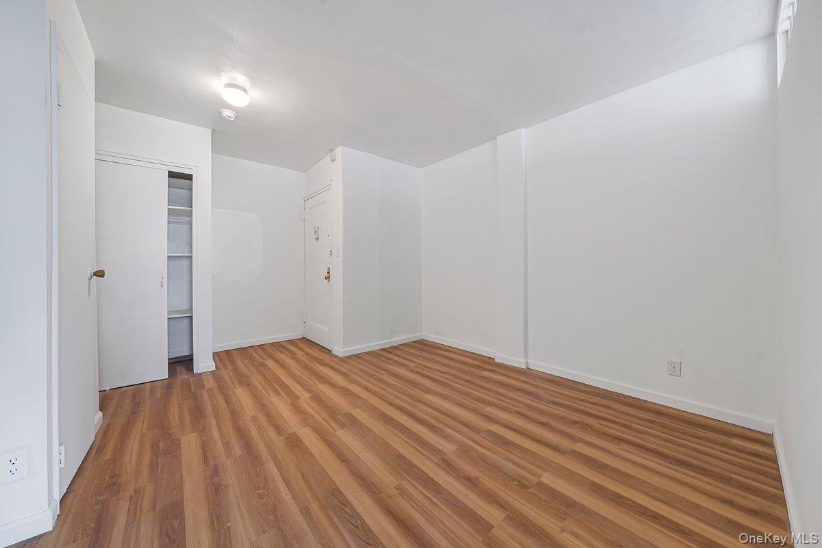 #9 photo, 270 N Broadway, Yonkers , NY 10701