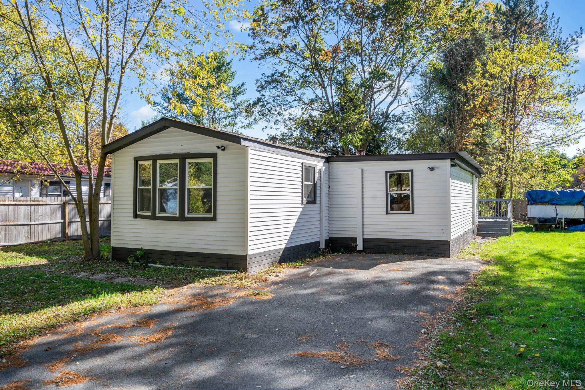 #1 photo, 43 Oxford Circle, Loch Sheldrake , NY 12759