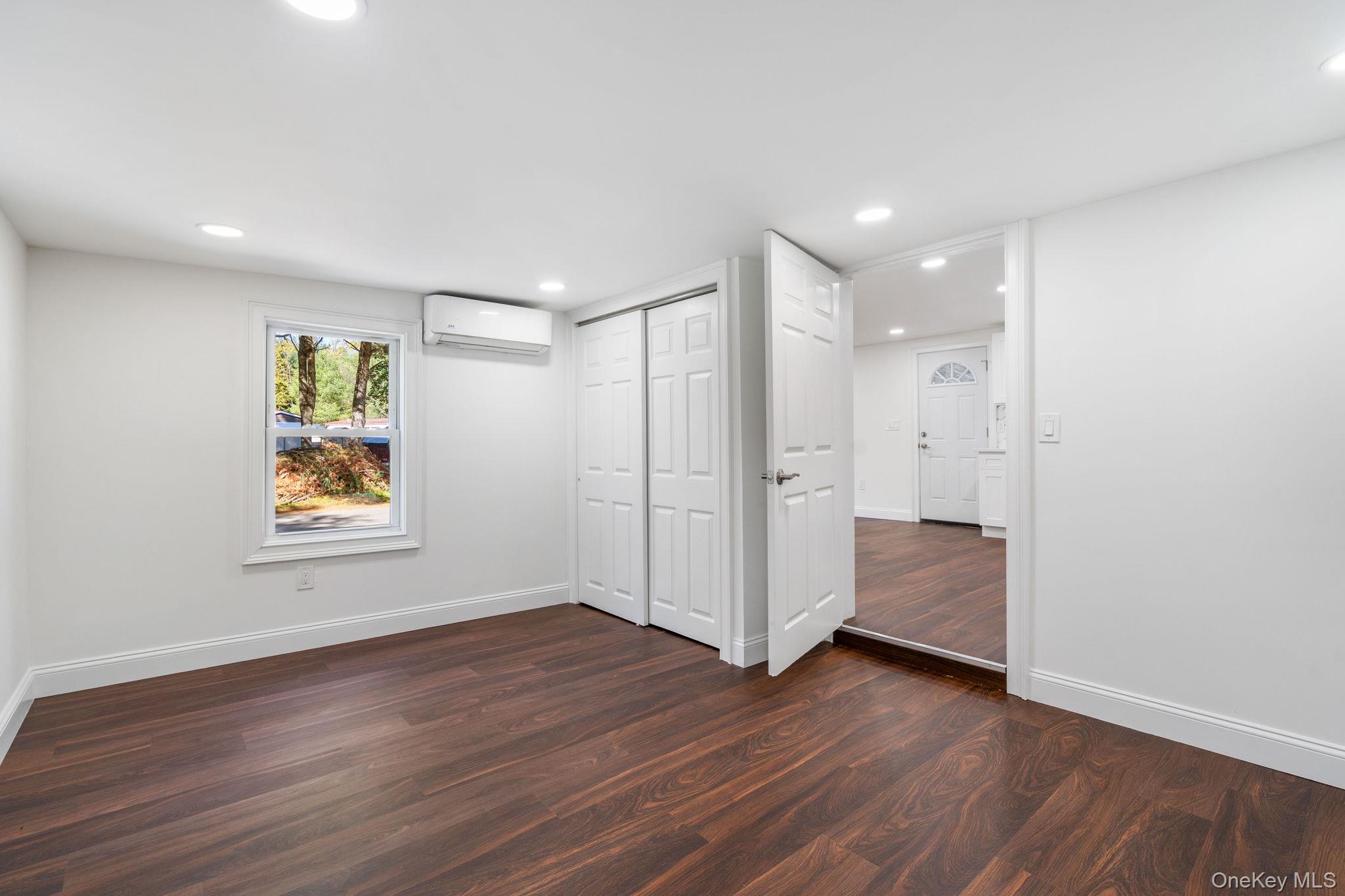 #10 photo, 43 Oxford Circle, Loch Sheldrake , NY 12759