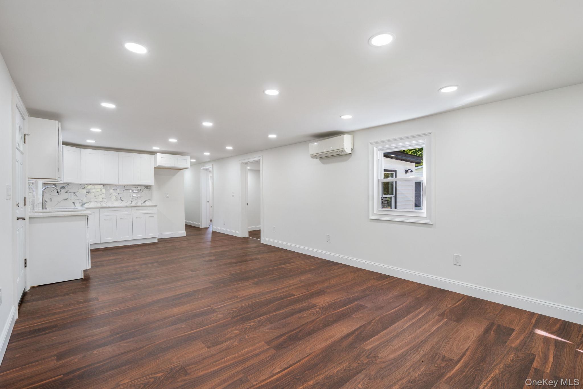 #6 photo, 43 Oxford Circle, Loch Sheldrake , NY 12759