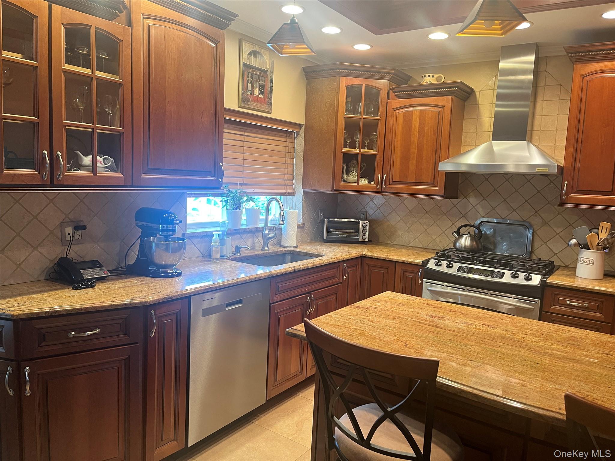 #10 photo, 3224 Lafayette Avenue, Bronx , NY 10465