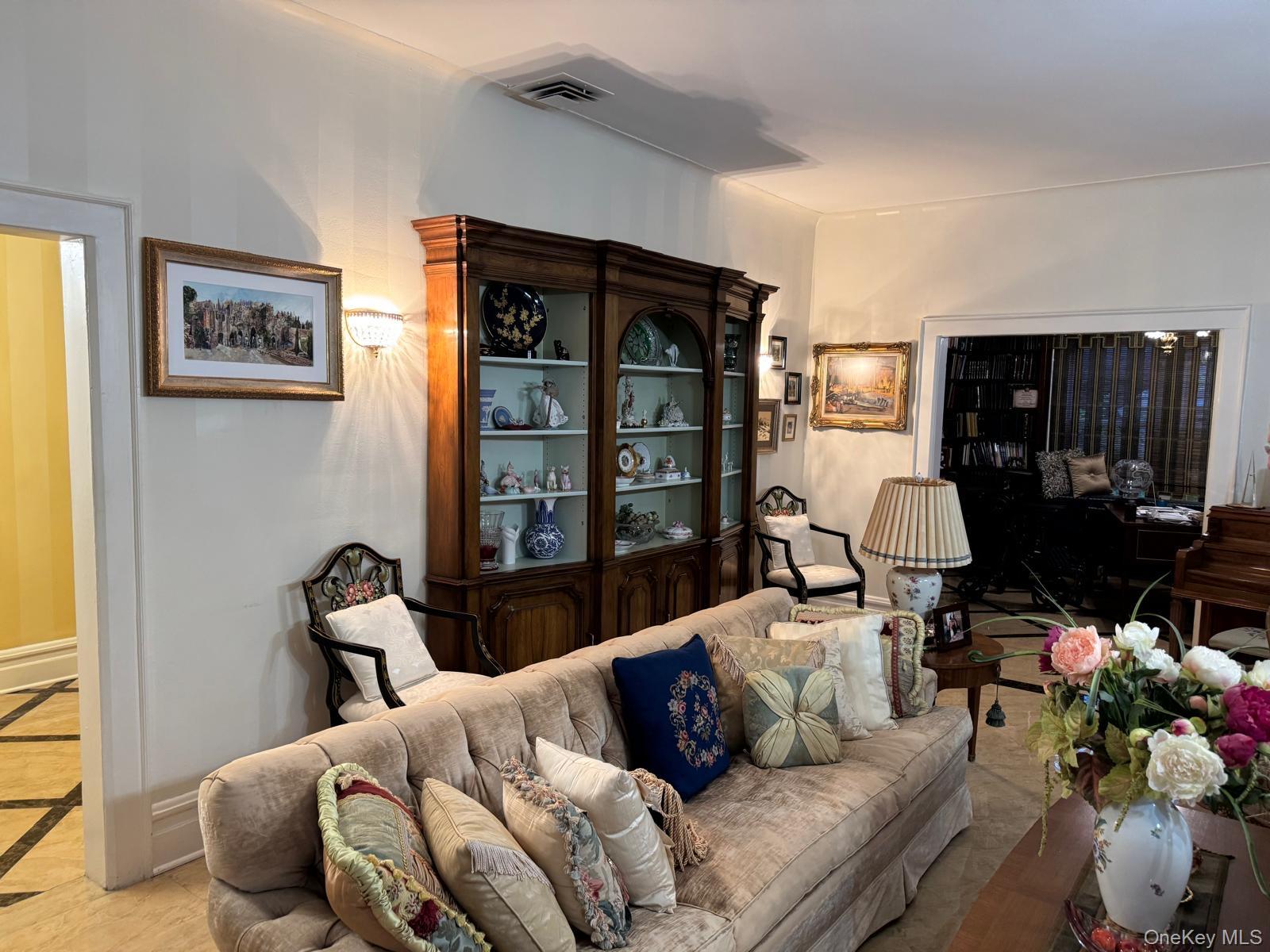 #9 photo, 365 Broadway, Lawrence , NY 11559