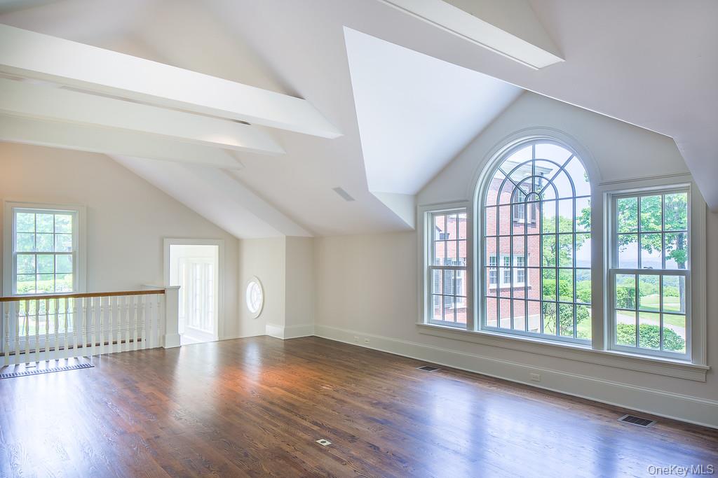 #15 photo, 77 Oregon Road, Bedford Corners , NY 10549