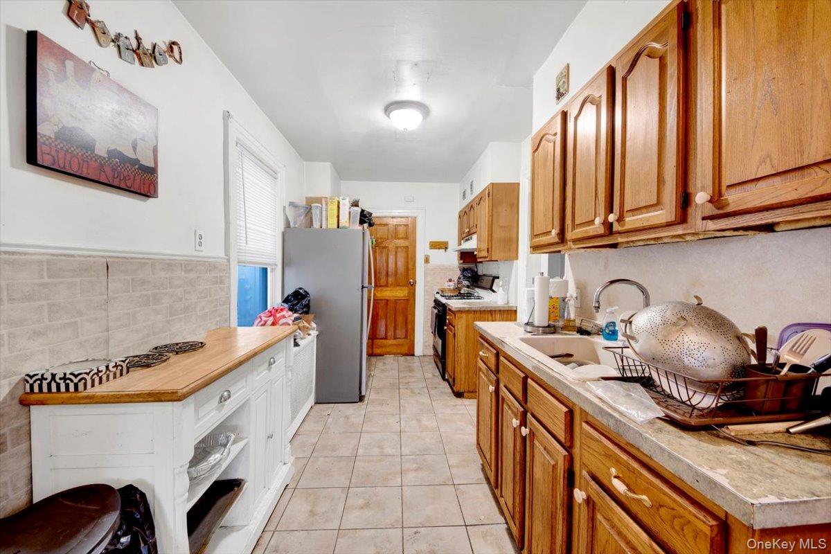 #20 photo, 2849 E 195th Street, Bronx , NY 10461