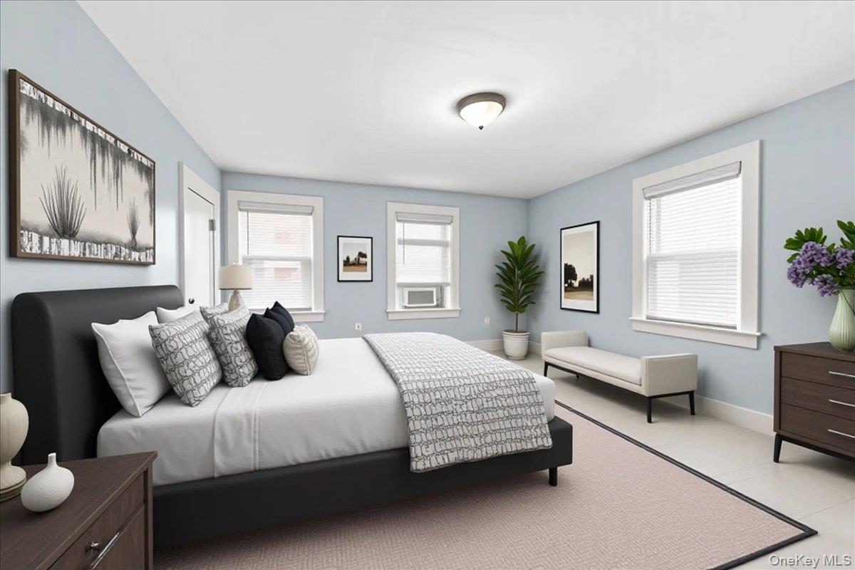 #4 photo, 2849 E 195th Street, Bronx , NY 10461