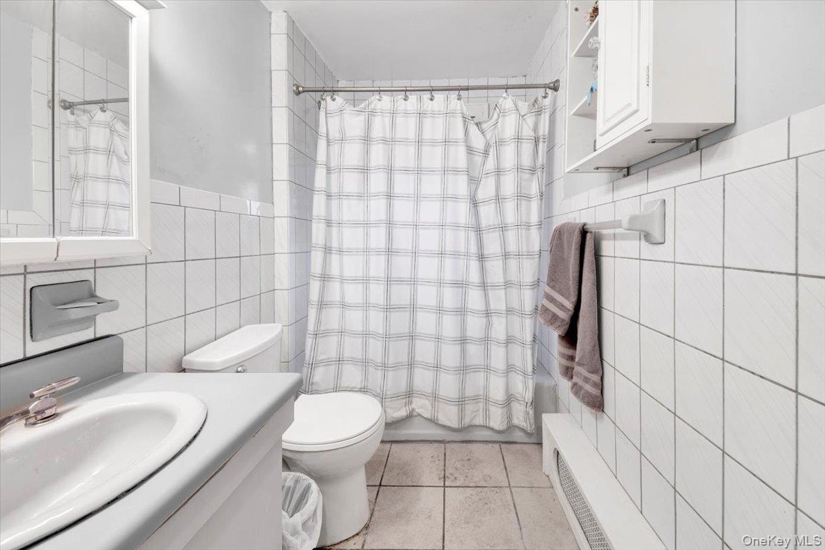 #8 photo, 2849 E 195th Street, Bronx , NY 10461