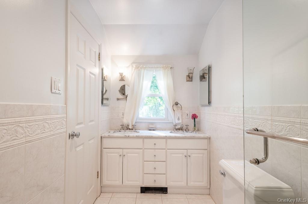 #18 photo, 5 Sturgis Road, Bronxville , NY 10708