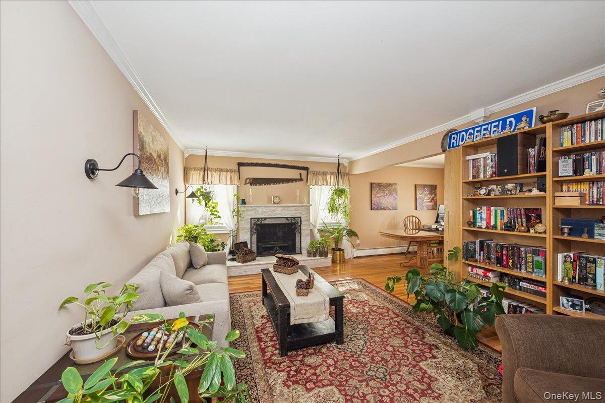 #13 photo, 346 Ridgefield Road, Hauppauge , NY 11788