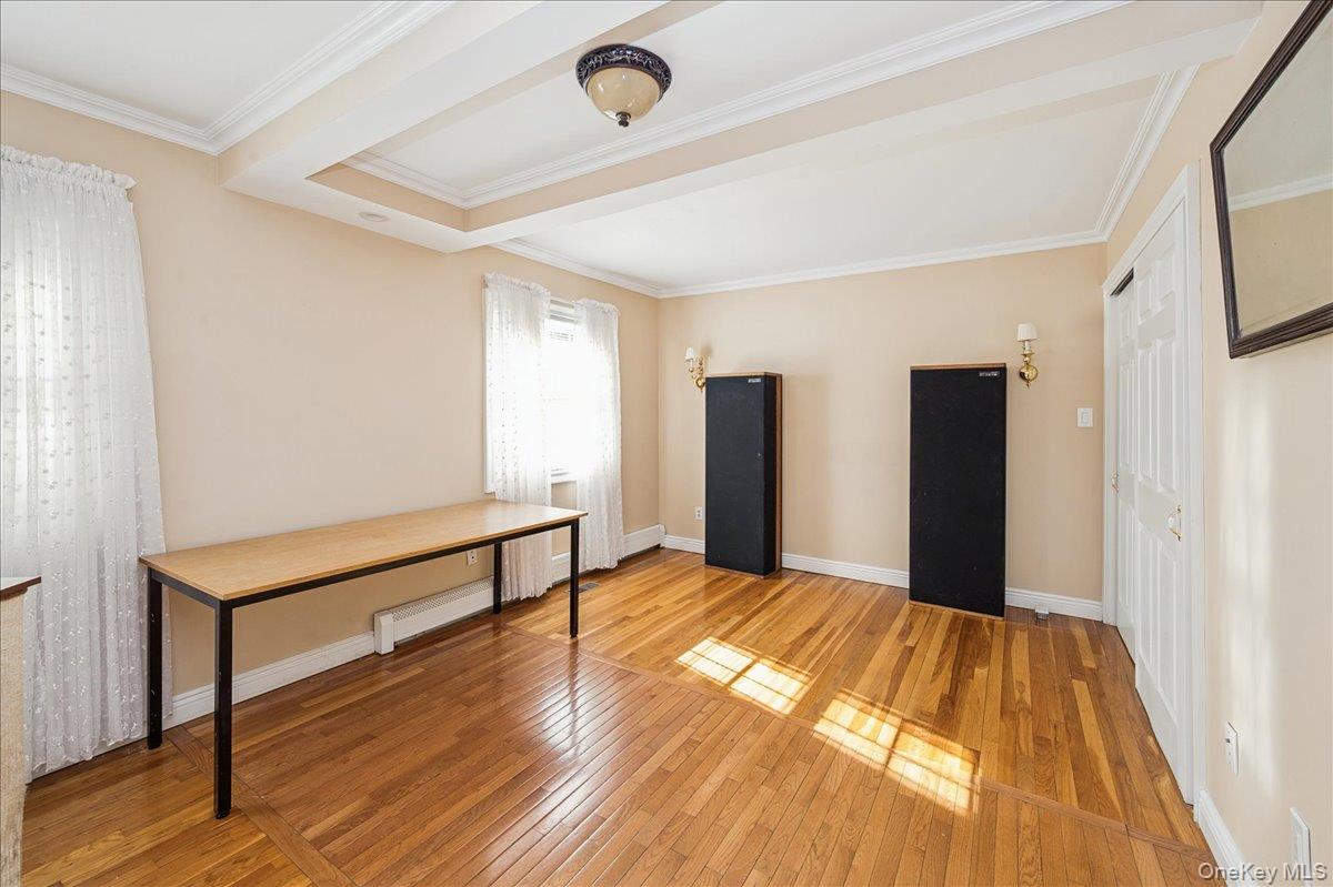 #8 photo, 346 Ridgefield Road, Hauppauge , NY 11788