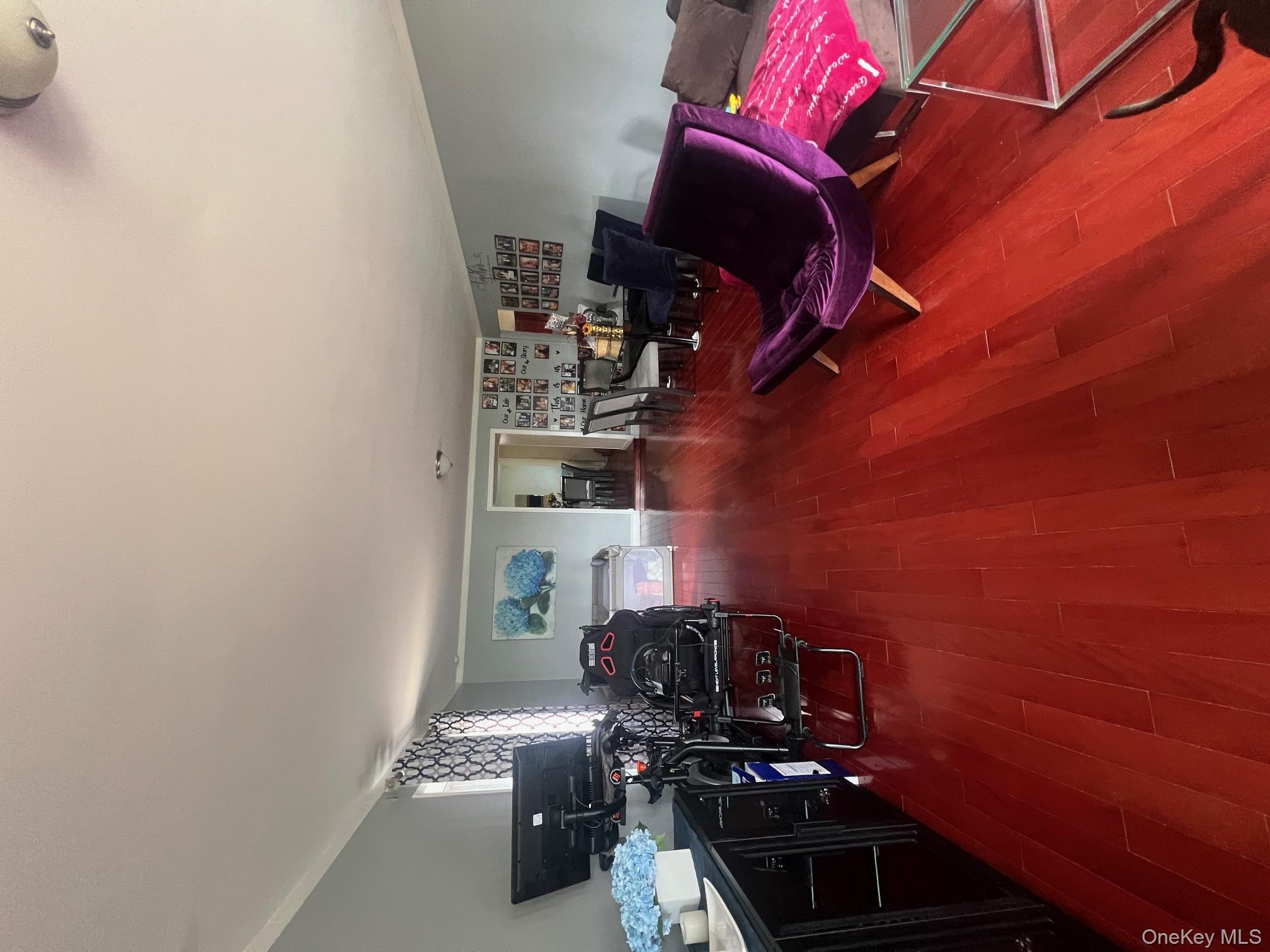 #10 photo, 240 Oakley Avenue, Hempstead , NY 11003