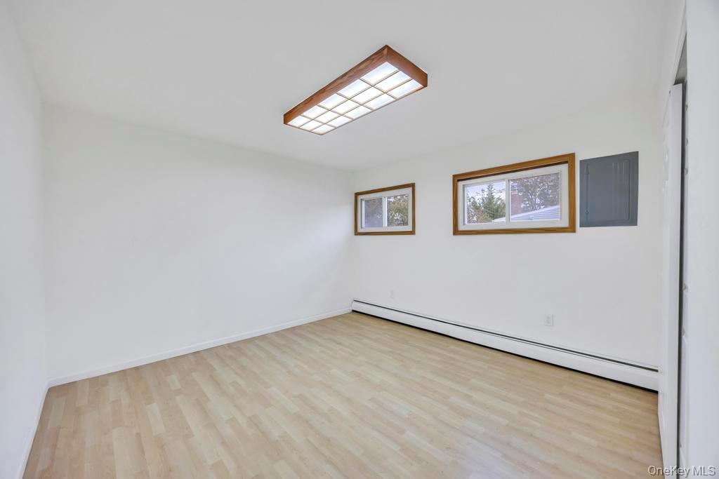 #10 photo, 9 Redwood Lane, Levittown , NY 11756