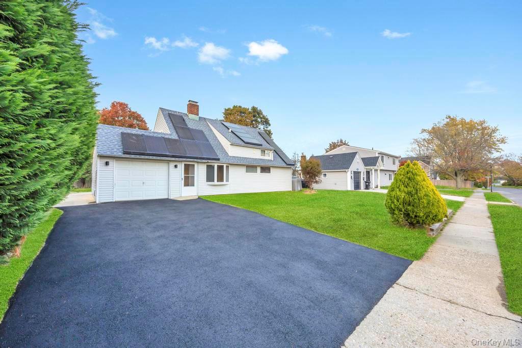 #3 photo, 9 Redwood Lane, Levittown , NY 11756