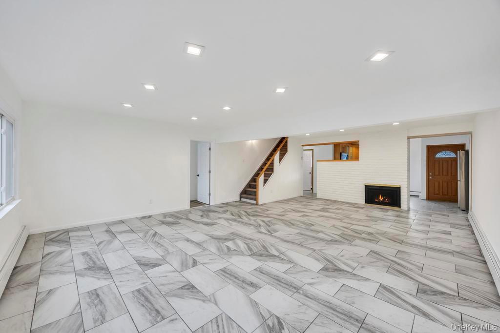 #7 photo, 9 Redwood Lane, Levittown , NY 11756